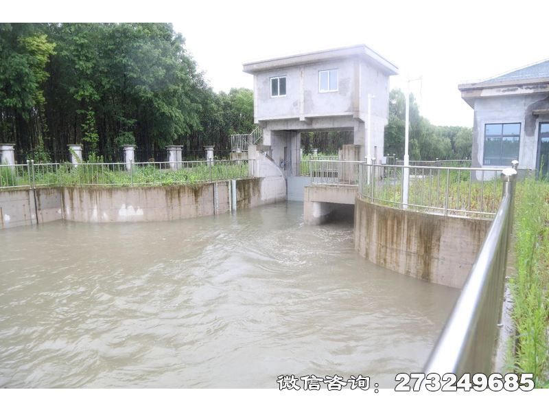 渠道进水涵闸用于引导水流进入灌溉渠道，兼具防淤堵和防倒灌功能。适用于农田灌溉、工业引水系统，配备格栅过滤结构。设备采用铸铁或钢制材质，适配不同地质条件。价格受渠道宽度、埋设深度及自动化程度影响，建议直接联系厂家获取防堵设计方案及报价。厂家提供渠道勘测、安装指导及清淤维护服务，保障引水系统长期畅通。
