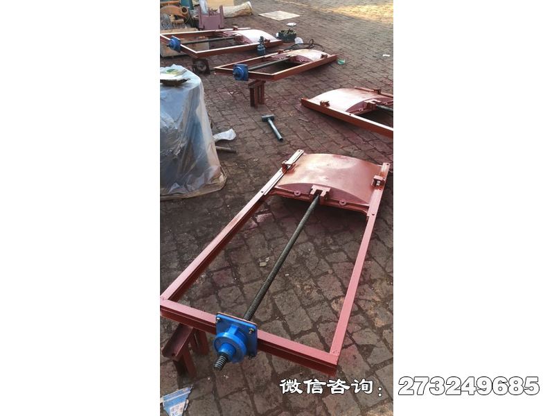 农田灌溉机闸一体闸门专为农业灌溉系统设计，由灌溉公司、农业合作社采用。产品集成闸门与启闭机，通过手动/电动控制实现精准分水与节水灌溉。采用304不锈钢材质耐长期浸泡，防渗漏密封设计减少水资源浪费。支持定制化分水比例调节，适配不同渠道断面需求，显著提升农田水利智能化水平。农田灌溉机闸一体闸门价格电话微信联系厂家。