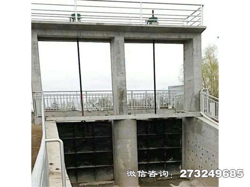 铸铁河道方型闸用于内河航道、蓄滞洪区防洪工程，由水务局、河道管理处等单位采用。方形结构适配矩形渠道，铸铁材质耐高压冲刷。电动控制实现快速启闭，支持与防洪系统联动，保障河道行洪安全。铸铁河道方型闸价格电话微信联系厂家。